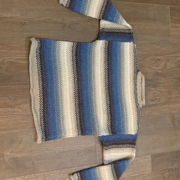 Sweater - Picture 5 of 6